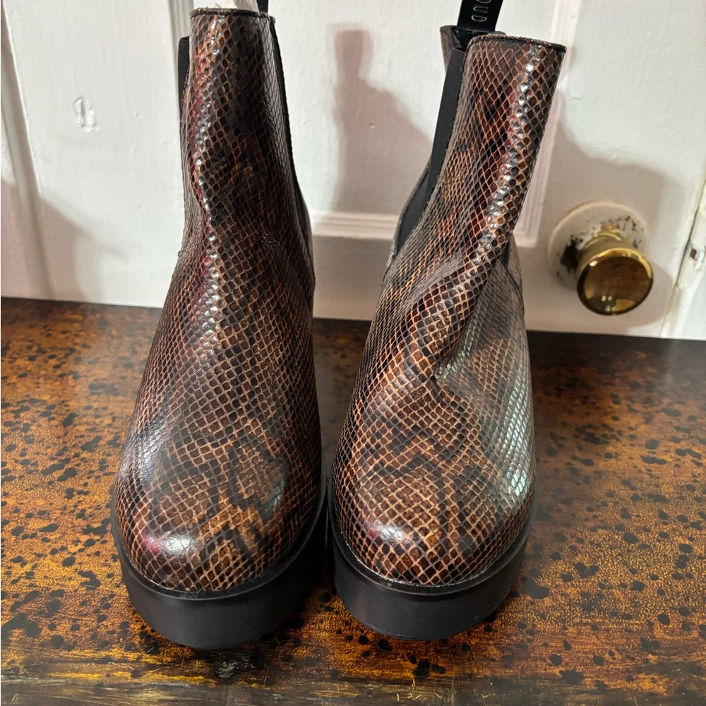 Musse & Cloud Brown Snake-Print Chukka Boots for Men